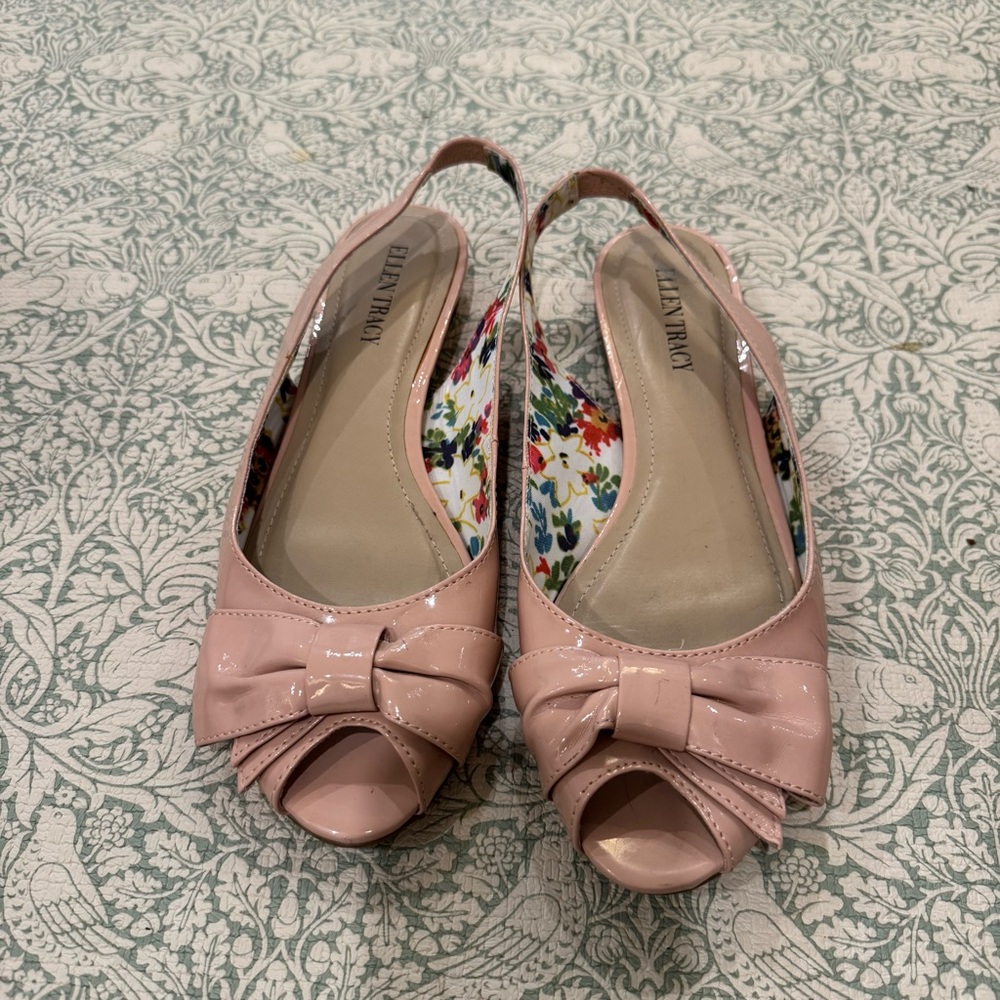 Ellen Tracy Pink Strapped Sandals Size 8